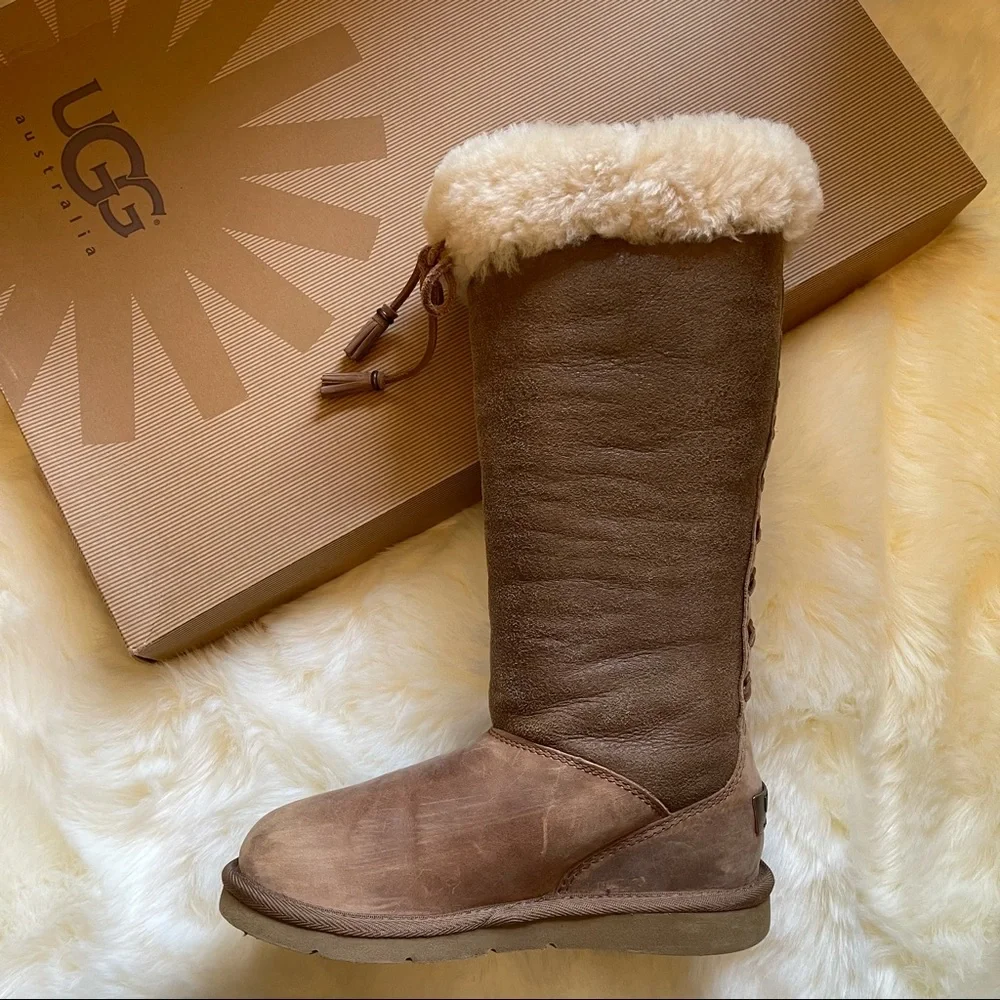Extremely Rare! UGG Braided Sussex Fur Lined Boots - Like New